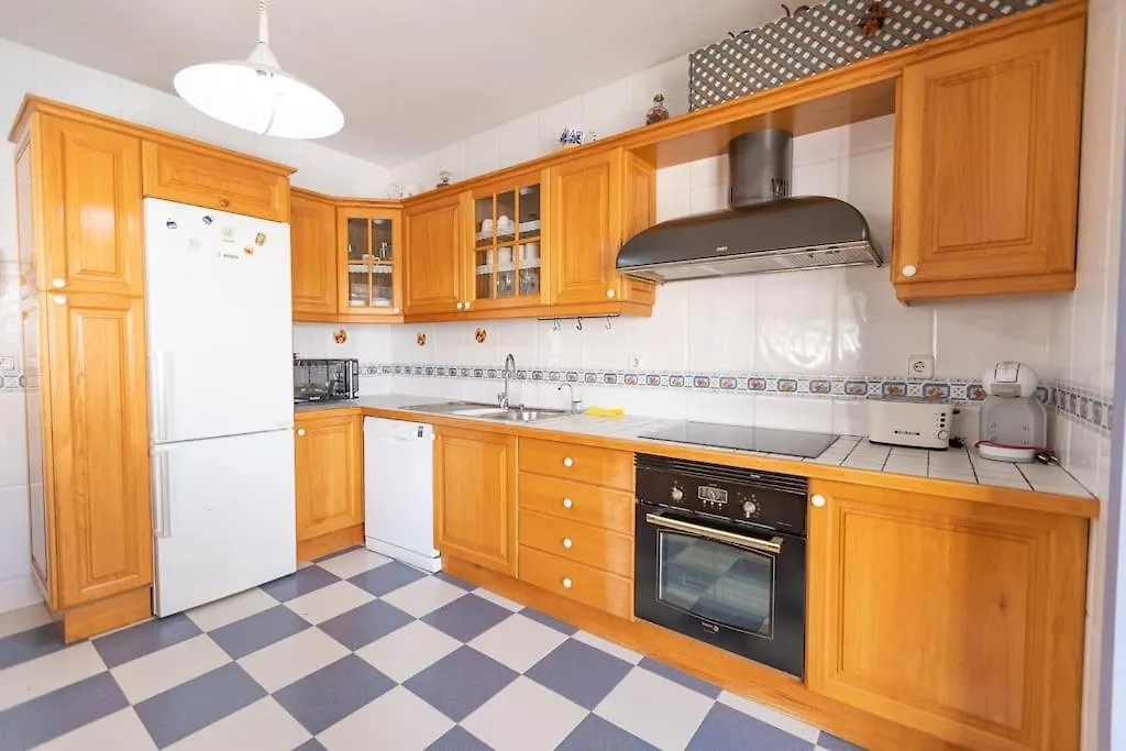 אדחה Nice 3 Bedroom Villa In El Duque