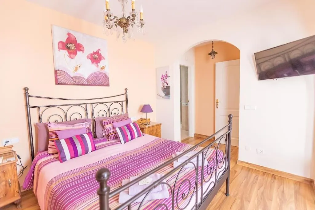אדחה Nice 3 Bedroom Villa In El Duque 0*,